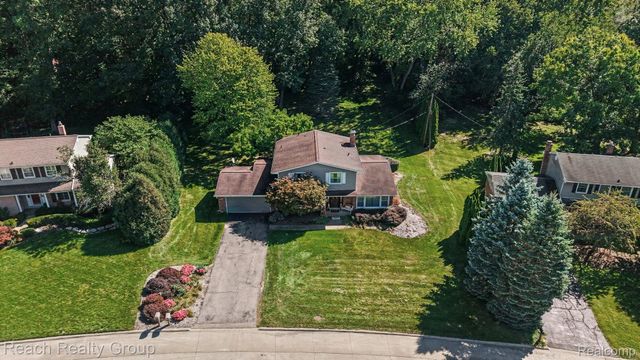 2553 Yorkshire Lane Lane, Bloomfield Charter Township, MI 48302