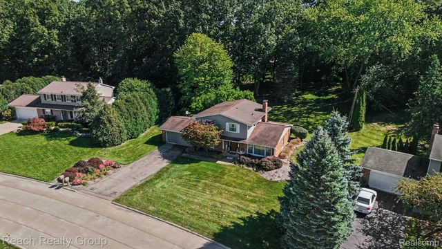 2553 Yorkshire Lane Lane, Bloomfield Charter Township, MI 48302