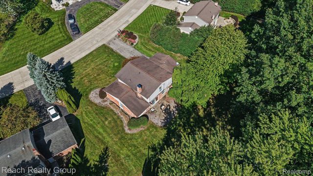 2553 Yorkshire Lane Lane, Bloomfield Charter Township, MI 48302