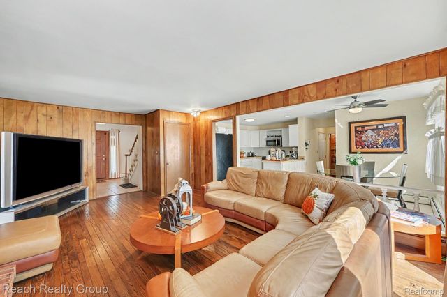 2553 Yorkshire Lane Lane, Bloomfield Charter Township, MI 48302