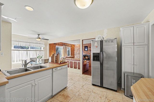2553 Yorkshire Lane Lane, Bloomfield Charter Township, MI 48302