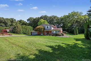2553 Yorkshire Lane Lane, Bloomfield Charter Township, MI 48302