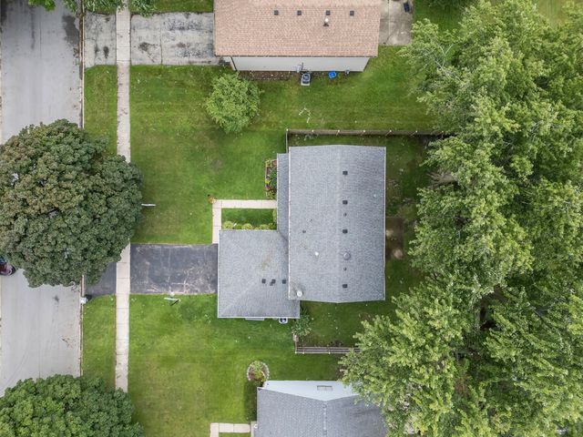 311 Thistle Drive, Bolingbrook, IL 60490