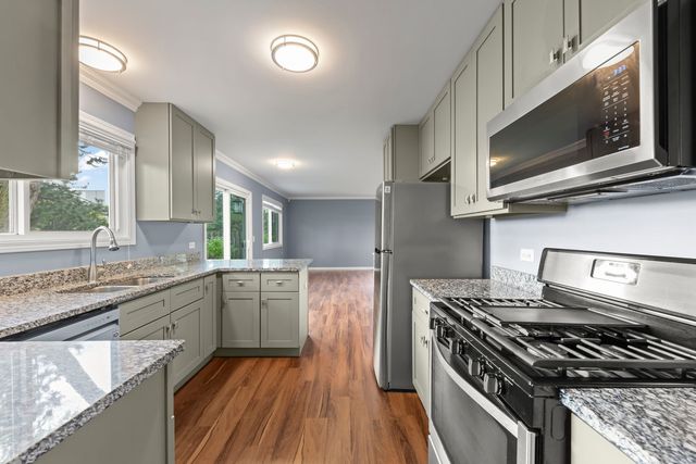 311 Thistle Drive, Bolingbrook, IL 60490