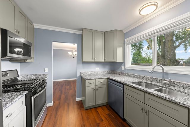 311 Thistle Drive, Bolingbrook, IL 60490