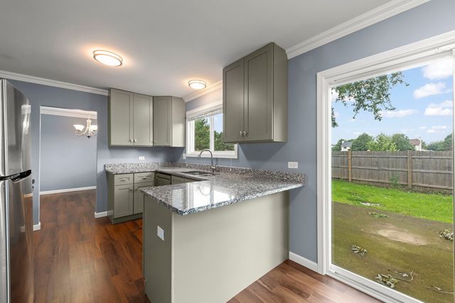 311 Thistle Drive, Bolingbrook, IL 60490