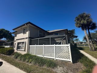 39 Essex Court B, Royal Palm Beach, FL 33411