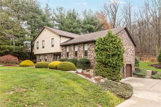 6187 Baker School Rd, Level Green, PA 15085