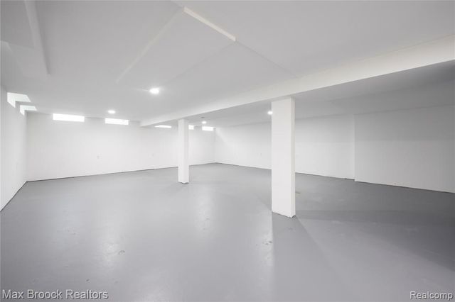 6695 Lahser Road, Bloomfield Hills, MI 48301