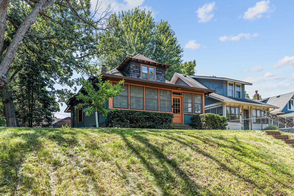 1728 Hubbard Avenue, Saint Paul, MN 55104