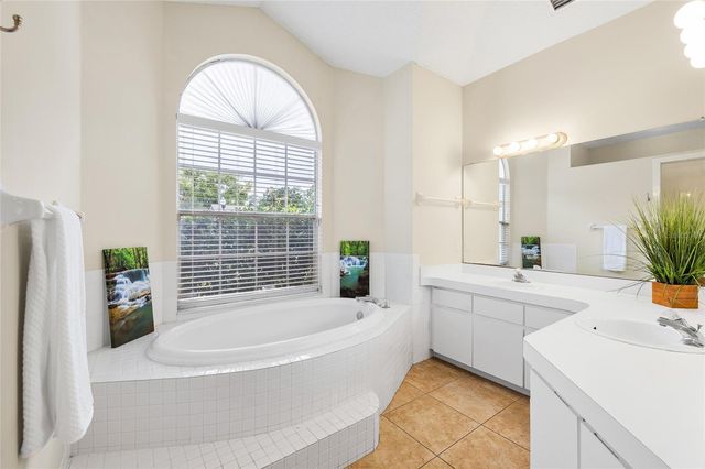 1442 KINSMERE DRIVE, Trinity, FL 34655