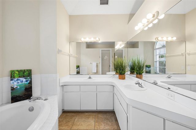 1442 KINSMERE DRIVE, Trinity, FL 34655