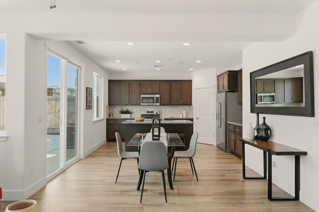 1207 Walker Peak Way, Hollister, CA 95023