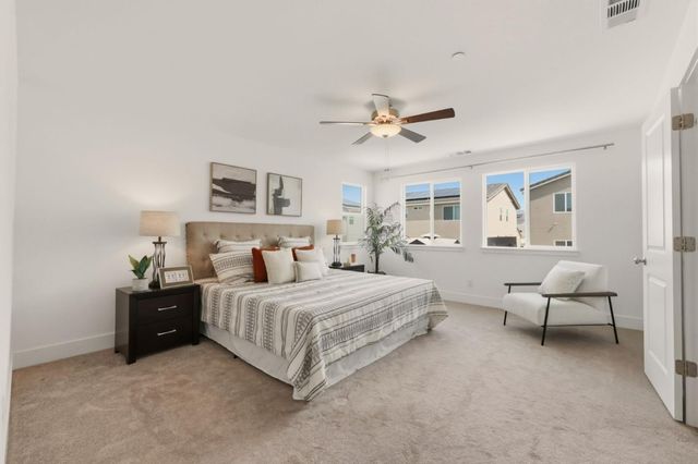 1207 Walker Peak Way, Hollister, CA 95023