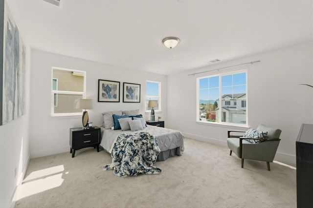 1207 Walker Peak Way, Hollister, CA 95023