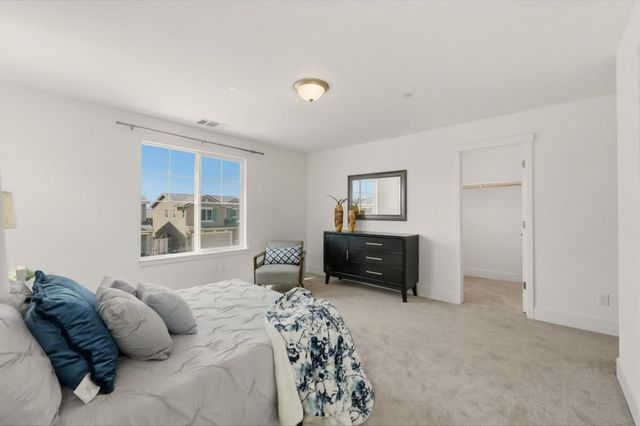 1207 Walker Peak Way, Hollister, CA 95023