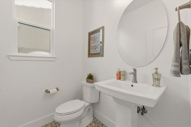 1207 Walker Peak Way, Hollister, CA 95023