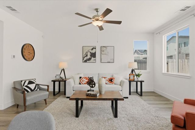 1207 Walker Peak Way, Hollister, CA 95023