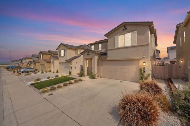 1207 Walker Peak Way, Hollister, CA 95023