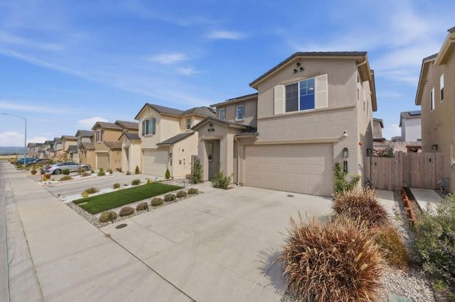 1207 Walker Peak Way, Hollister, CA 95023