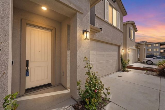 1207 Walker Peak Way, Hollister, CA 95023