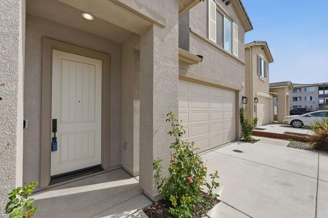 1207 Walker Peak Way, Hollister, CA 95023