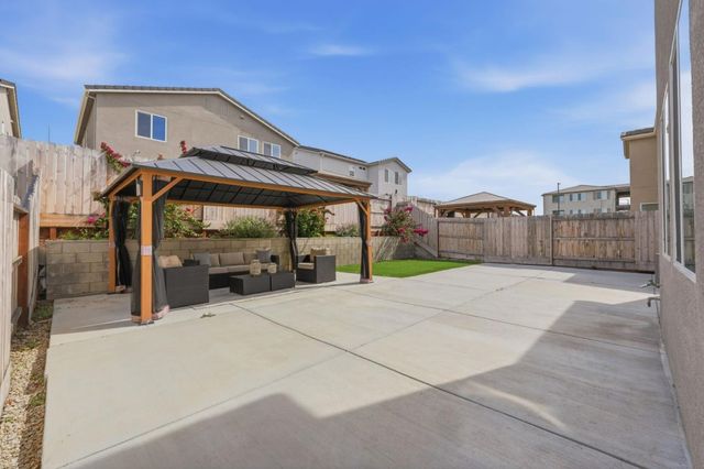 1207 Walker Peak Way, Hollister, CA 95023