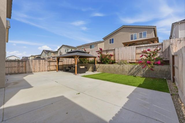 1207 Walker Peak Way, Hollister, CA 95023