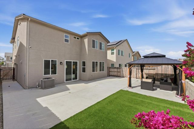 1207 Walker Peak Way, Hollister, CA 95023