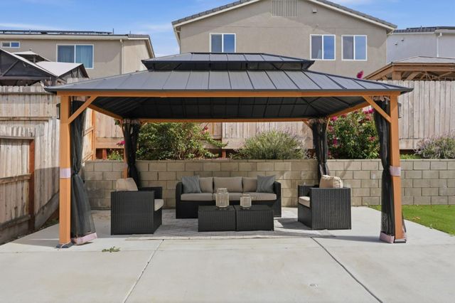 1207 Walker Peak Way, Hollister, CA 95023