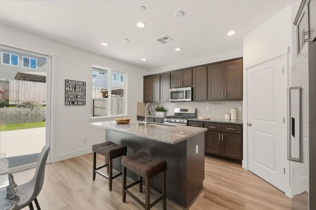 1207 Walker Peak Way, Hollister, CA 95023