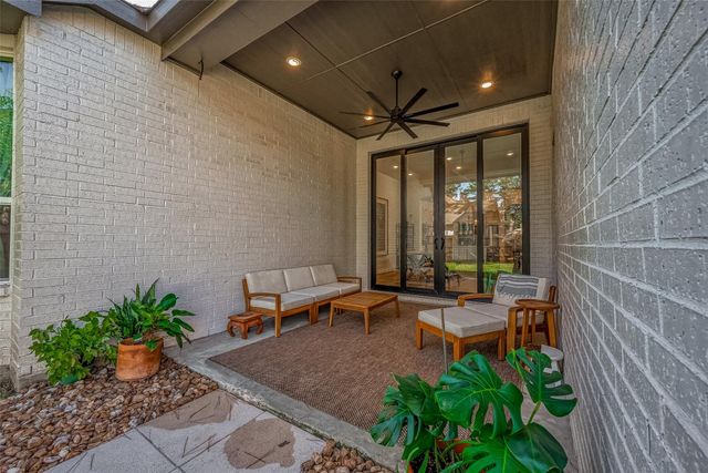 111 Liatris Court, Conroe, TX 77304