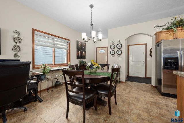 201 Emmett Trl Trail, Harrisburg, SD 57032