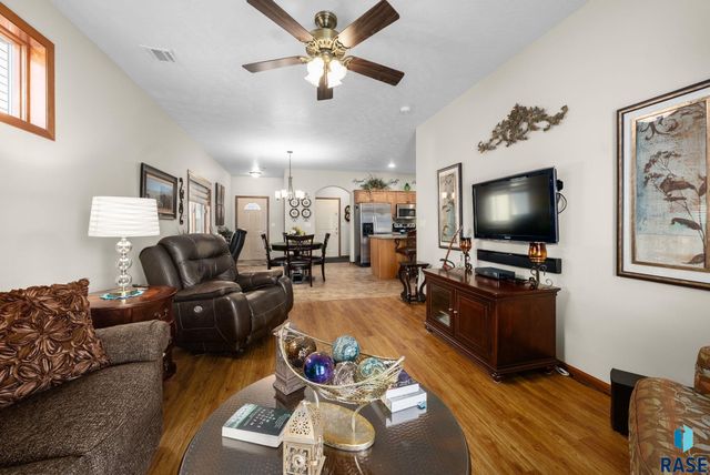 201 Emmett Trl Trail, Harrisburg, SD 57032