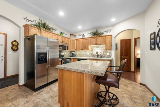 201 Emmett Trl Trail, Harrisburg, SD 57032