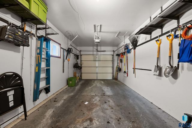 201 Emmett Trl Trail, Harrisburg, SD 57032