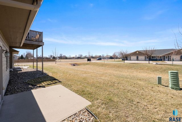 201 Emmett Trl Trail, Harrisburg, SD 57032