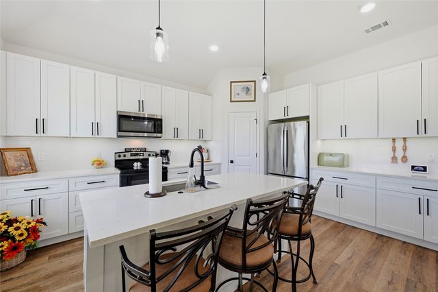 310 N Water Street, Savoy, TX 75479