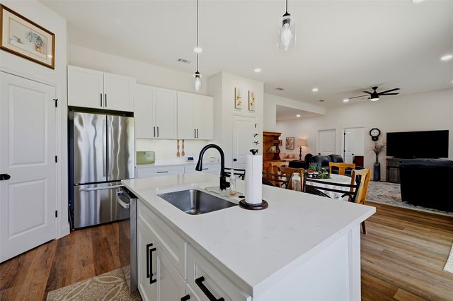 310 N Water Street, Savoy, TX 75479