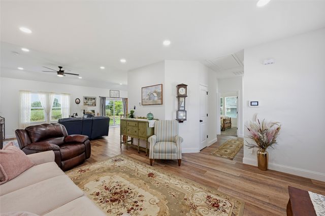 310 N Water Street, Savoy, TX 75479