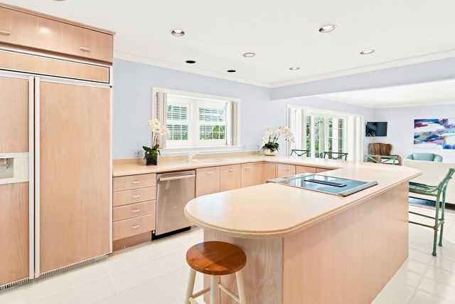 1421 N LAKE Way, Palm Beach, FL 33480