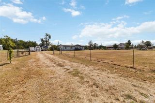 1697 Fm 2104, Paige, TX 78659