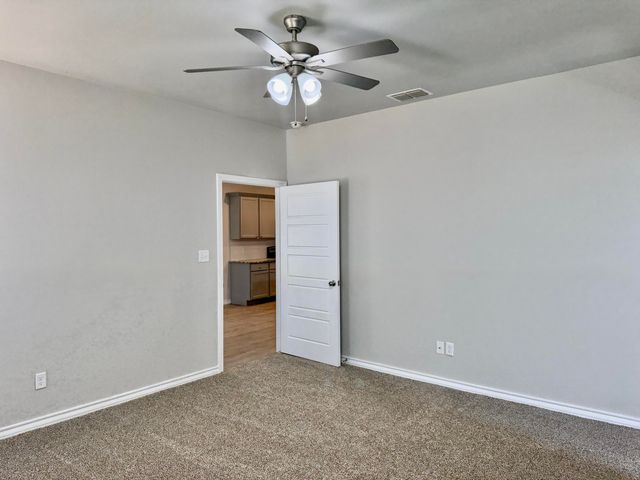 723 E 17th Street, Wolfforth, TX 79382