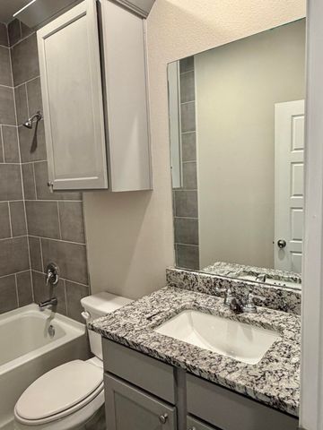 723 E 17th Street, Wolfforth, TX 79382