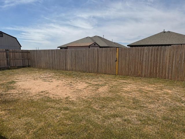 723 E 17th Street, Wolfforth, TX 79382