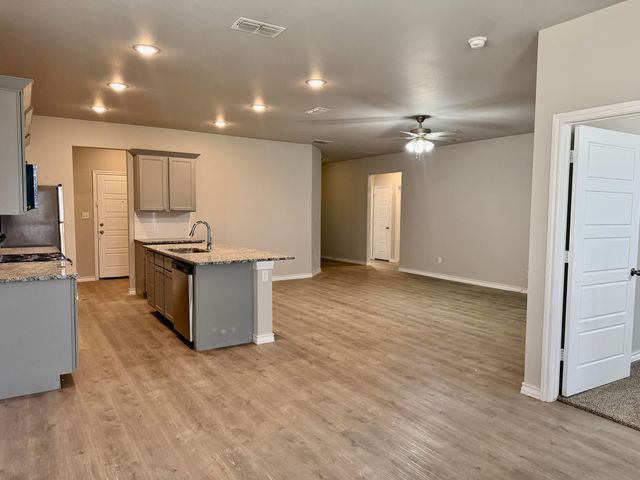 723 E 17th Street, Wolfforth, TX 79382