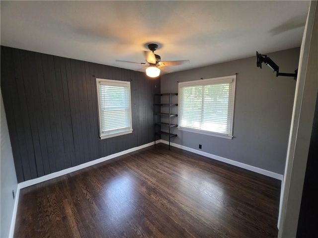 208 SW 5th Street, Lee's Summit, MO 64063