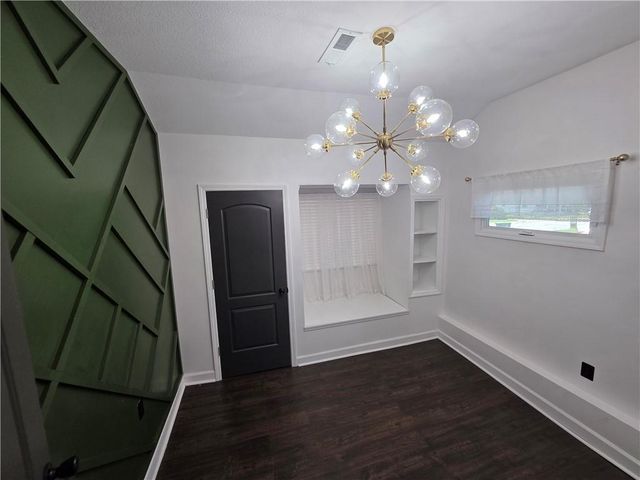 208 SW 5th Street, Lee's Summit, MO 64063