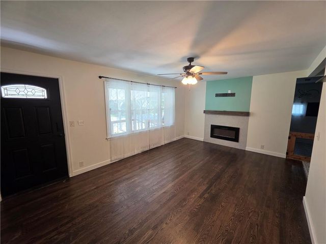 208 SW 5th Street, Lee's Summit, MO 64063