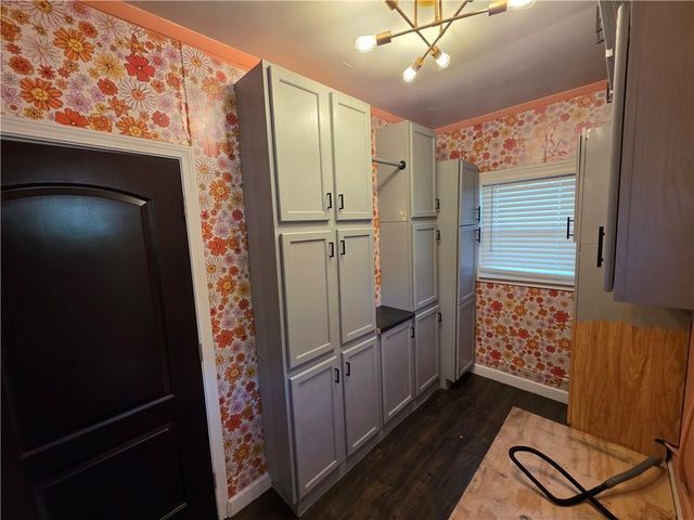 208 SW 5th Street, Lee's Summit, MO 64063